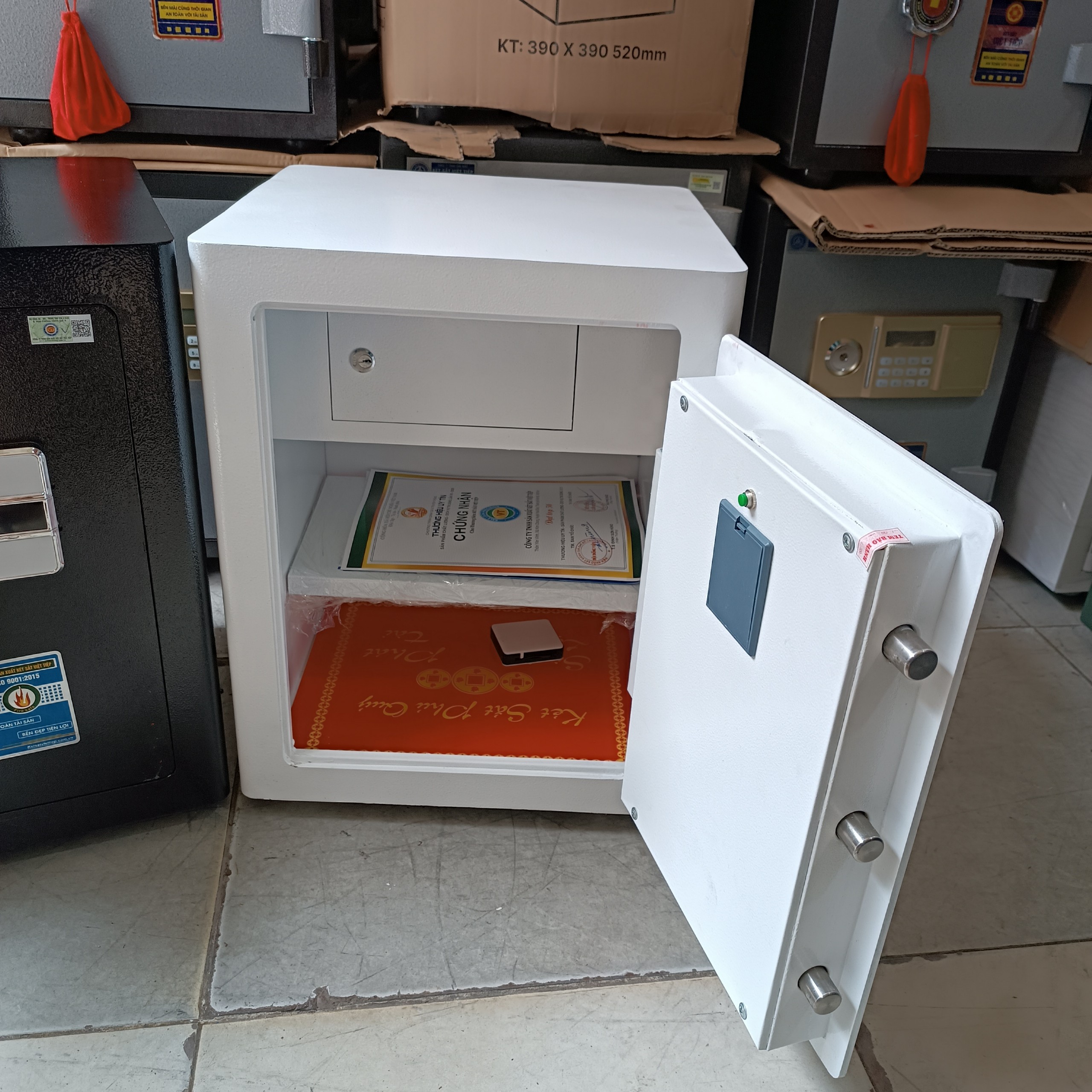 Két Sắt Vân Tay Điện Tử BN48 – VT, Trắng, Bảng Dọc, Việt Tiệp, Nặng 65kg, Két Sắt Bắc Ninh, Két Sắt Việt Tiệp Bắc Ninh. Két Sắt Vân Tay Điện Tử BN48 – VT, Trắng, Bảng Dọc, Việt Tiệp, Nặng 65kg, Két Sắt Bắc Ninh, Két Sắt Việt Tiệp Bắc Ninh.